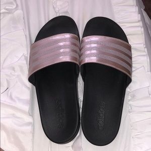 adilette cloudfoam plus explorer slides
